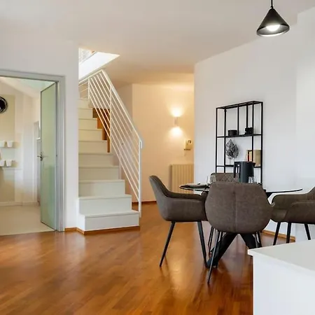 Апартаменты Exclusive Penthouse With 60 M2 Panoramic Terrace Перуджа